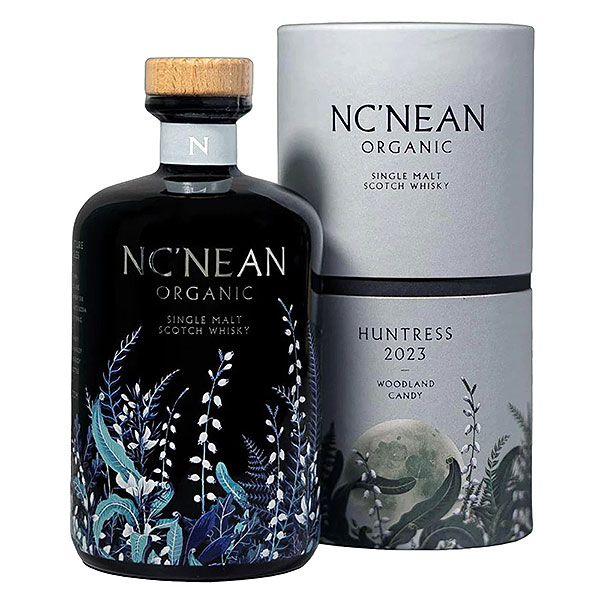 Flasche und Umverpackung des Nc'nean Huntress 2023 Woodland Candy